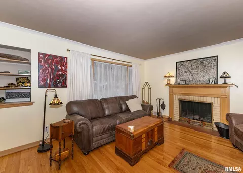 2033 12th St, Moline, IL 61265 photo 6