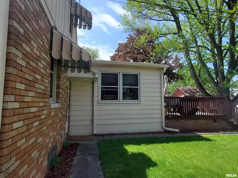 2033 12th St, Moline, IL 61265 photo 33