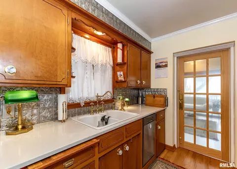 2033 12th St, Moline, IL 61265 photo 9
