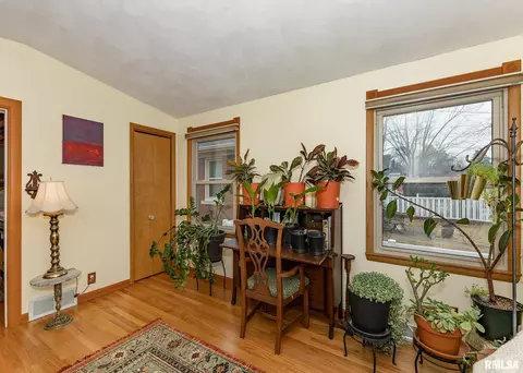 2033 12th St, Moline, IL 61265 photo 15