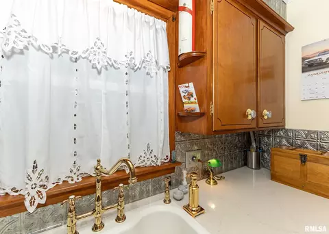 2033 12th St, Moline, IL 61265 photo 12