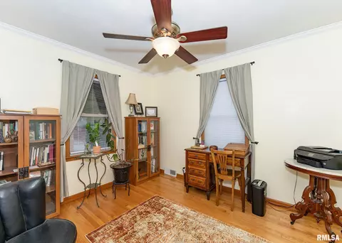 2033 12th St, Moline, IL 61265 photo 5