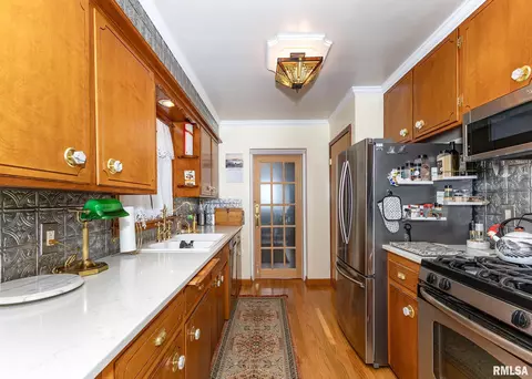 2033 12th St, Moline, IL 61265 photo 8