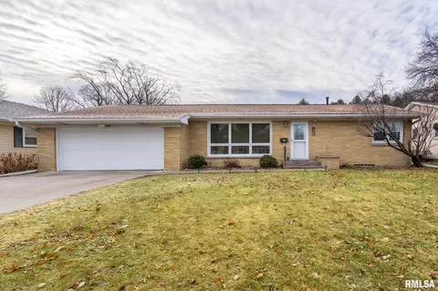 526 39th Ave, East Moline, IL 61244