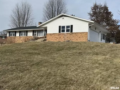 1019 Tonti Rd, Toulon, IL 61483