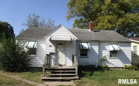 2328 Dunham St, Clinton, IA 52732