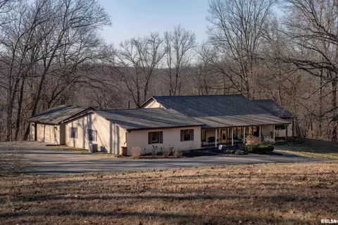 2544 Grammer Rd, Carbondale, IL 62901
