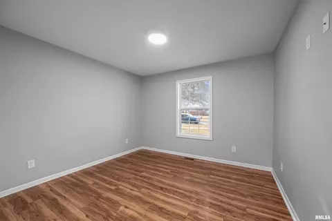 334 E Durant St, Walcott, IA 52773 photo 14