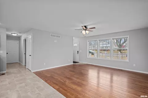 334 E Durant St, Walcott, IA 52773 photo 6