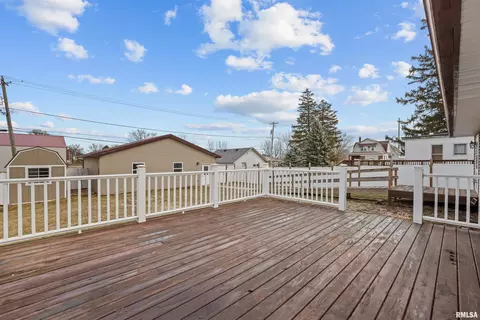 334 E Durant St, Walcott, IA 52773 photo 27