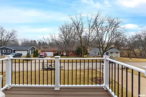 32 Park Ave, Park View, IA 52748 photo 7