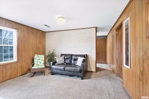 32 Park Ave, Park View, IA 52748 photo 24