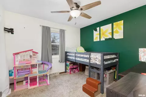 32 Park Ave, Park View, IA 52748 photo 14