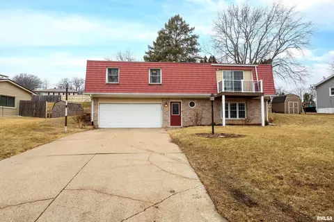 32 Park Ave, Park View, IA 52748 photo 2