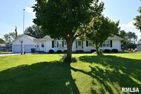 3218 11th St, East Moline, IL 61244