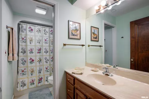 735 Crestwood Dr, Marion, IL 62959 photo 15