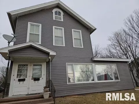 1123 Mulberry Ave, Muscatine, IA 52761