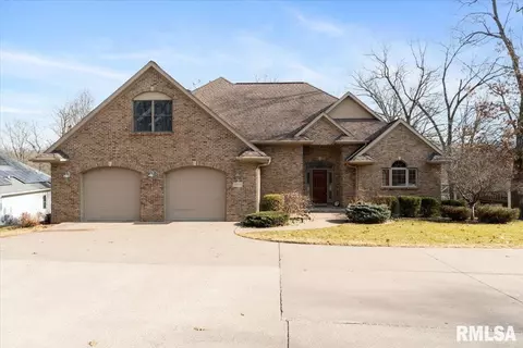 1005 32nd Avenue A, Moline, IL 61265
