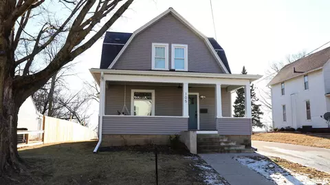 105 Prospect St, Morrison, IL 61270 photo 2