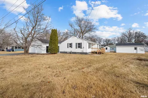 801 7th Ave, Silvis, IL 61282 photo 3