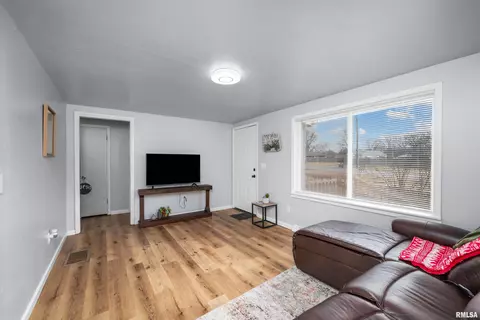 801 7th Ave, Silvis, IL 61282 photo 7