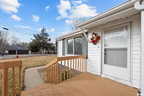801 7th Ave, Silvis, IL 61282 photo 2