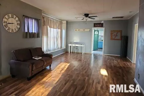 1020 State St, Eldorado, IL 62930 photo 4