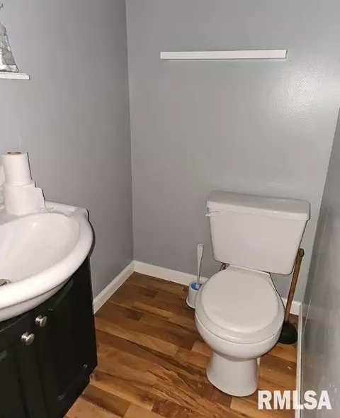 1020 State St, Eldorado, IL 62930 photo 6