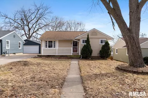 1619 N 6th St, Clinton, IA 52732