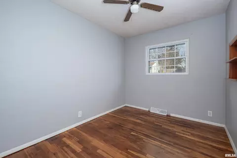206 Cliff Dr, Silvis, IL 61282 photo 17