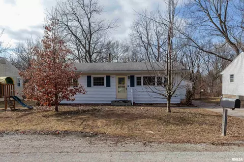 206 Cliff Dr, Silvis, IL 61282