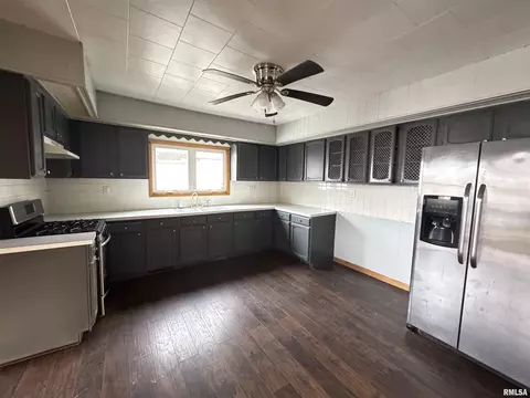 510 E 9th St, Kewanee, IL 61443 photo 11