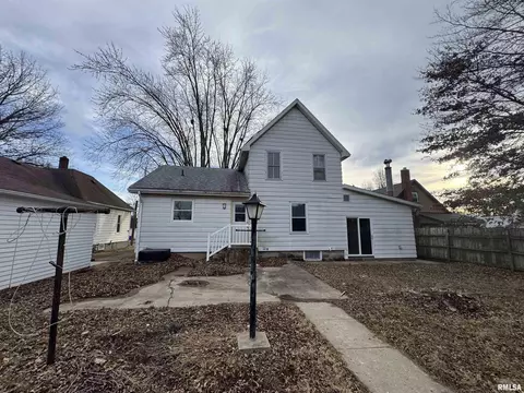 510 E 9th St, Kewanee, IL 61443 photo 3