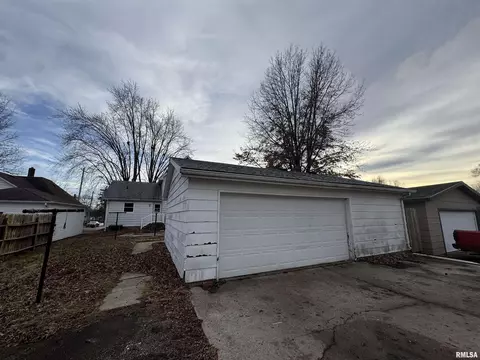 510 E 9th St, Kewanee, IL 61443 photo 5