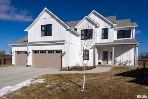 1201 Colonial Ct, Eldridge, IA 52748 photo 2