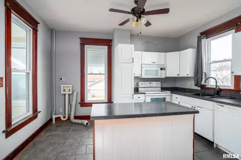 1441 10th St, Moline, IL 61265 photo 7