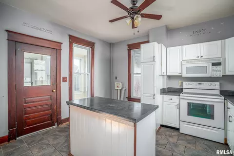 1441 10th St, Moline, IL 61265 photo 8