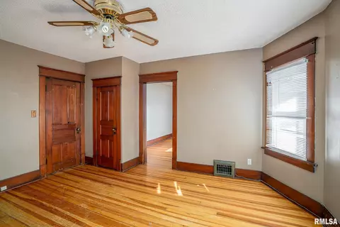 1441 10th St, Moline, IL 61265 photo 17