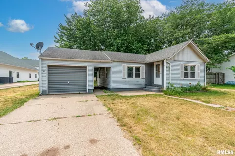 311 8th Ave, Camanche, IA 52730