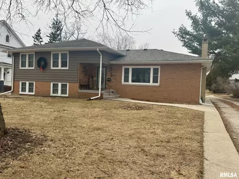 519 S Chestnut St, Kewanee, IL 61443