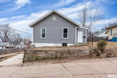 1114 41st Ave, Rock Island, IL 61201