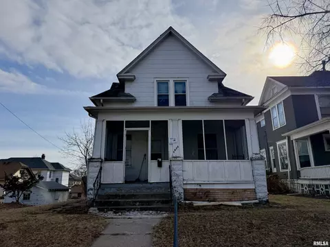 1315 W 13th St, Davenport, IA 52804