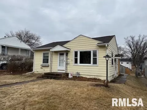 1334 W 36th St, Davenport, IA 52806