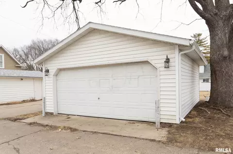 1109 26th St, Moline, IL 61265 photo 5
