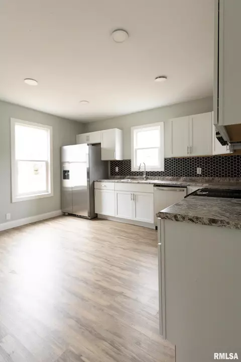 1109 26th St, Moline, IL 61265 photo 11