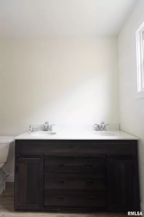 1109 26th St, Moline, IL 61265 photo 18