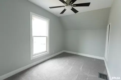 1109 26th St, Moline, IL 61265 photo 25