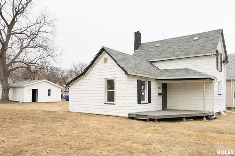 1109 26th St, Moline, IL 61265 photo 2
