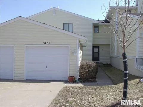3739 Cedarview Ct, Bettendorf, IA 52722