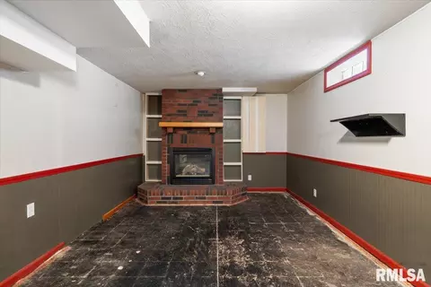 402 14th St, Silvis, IL 61282 photo 38